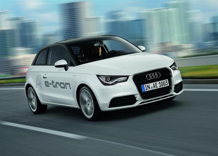 Présenté au salon de Genève 2010, le concept Audi A1 e-tron électrique à prolongateur d’autonomie n’a jamais été suivi d’une version de série