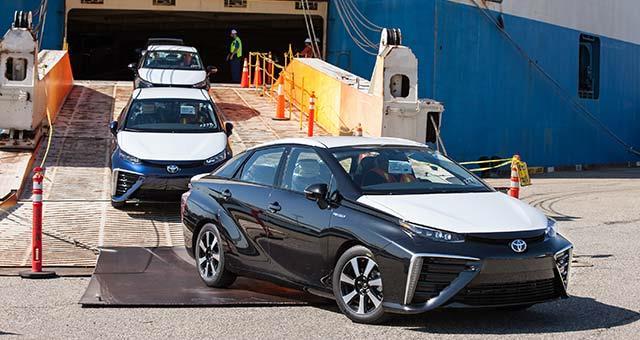 Première voiture électrique dopée à l’hydrogène du constructeur, la Toyota Mirai sera distribuée par 8 concessions californiennes