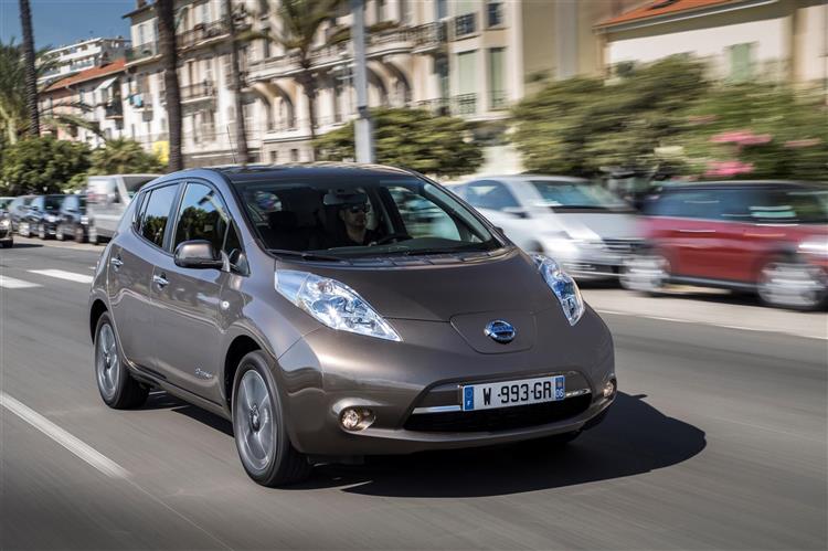 L’aide à l’achat d’une berline compacte Nissan LEAF sera plafonnée à 4 500 euros