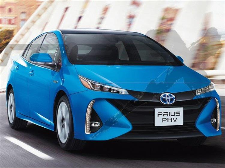 Si la Toyota Prius 4 « conventionnelle » peut parcourir 2-3 km sur la seule énergie électrique, sa variante hybride rechargeable pourra atteindre les 35 km d’autonomie (crédits : Akakagemaru)