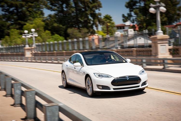 En 2015, la berline électrique Tesla Model S s’est classée en tête des ventes de véhicules électriques et hybrides rechargeables en Autriche