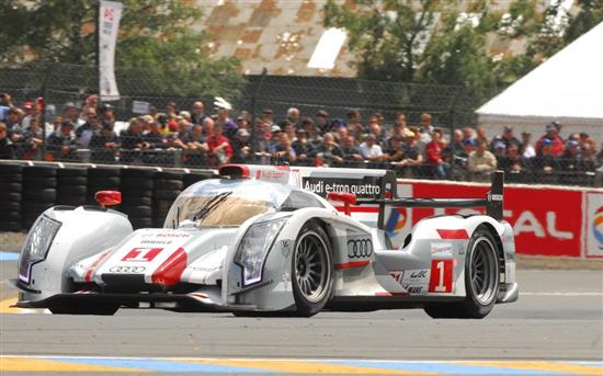 24 Heures du Mans, Pikes Peak, records de vitesse, … Les électriques et hybrides peuvent aussi rimer avec performances
