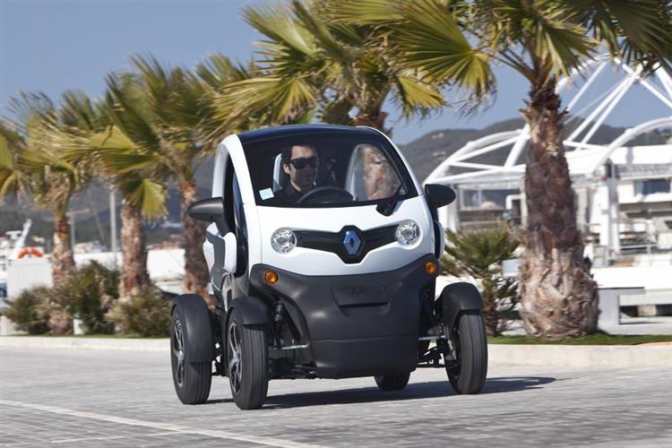 Disponible en versions 45 et 80 km/h, le quadricycle électrique Renault Twizy a été produit à plus de 16 000 exemplaires depuis 2011 