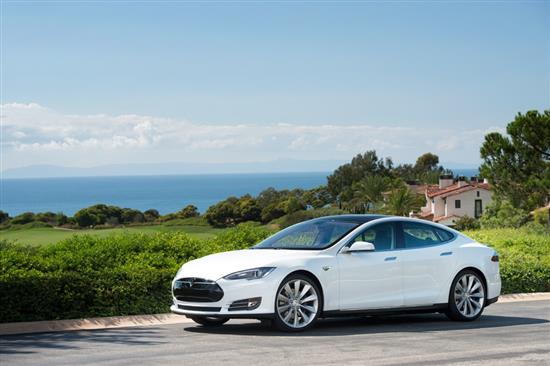 Commercialisée à plus de 10 000 unités aux Etats-Unis, la berline électrique Tesla Model S arrive cet été en Europe. Déjà 1 500 pré-réservations en Norvège !