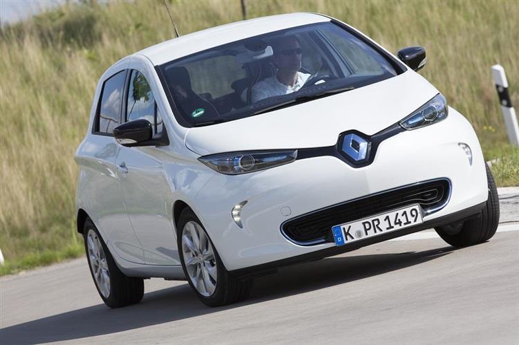 Sur les 6 premiers mois de l’année, la citadine Renault ZOE arrive en tête des ventes de voitures électriques en Allemagne (1 279 livraisons) 