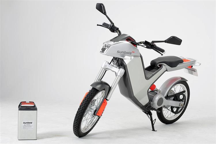 Doté d’une transmission à deux vitesses, le Sunbike Lite offre jusqu’à 80 km d’autonomie sur une seule charge