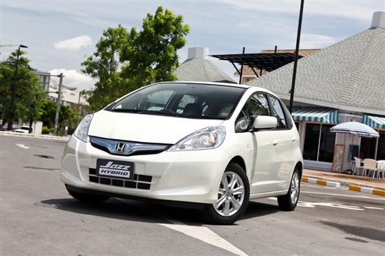 Commercialisée en 2011, la citadine Honda Jazz Hybrid est restée pendant plus d’un an la plus petite voiture hybride du monde