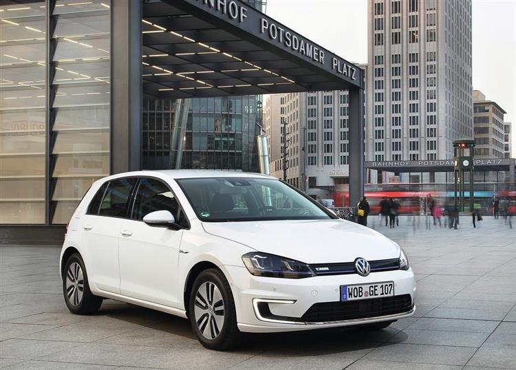Second modèle électrique du constructeur, la Volkswagen e-Golf aura droit à une nouvelle batterie au Mondial