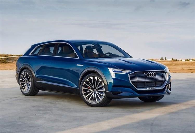 Attendu en concession à l’horizon 2018, le SUV électrique Audi e-tron disposera d’une batterie de 95 kWh offrant 500 km d’autonomie