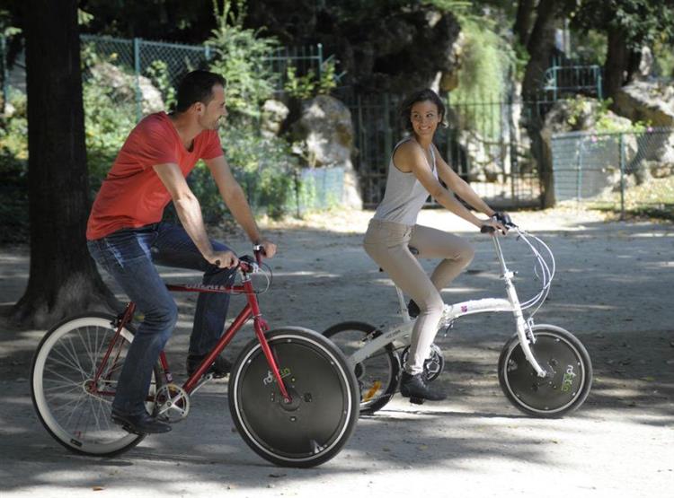 Principal fabriquant de roues électriques pour vélos, Rool-in propose des offres clés en main à partir de 499 euros