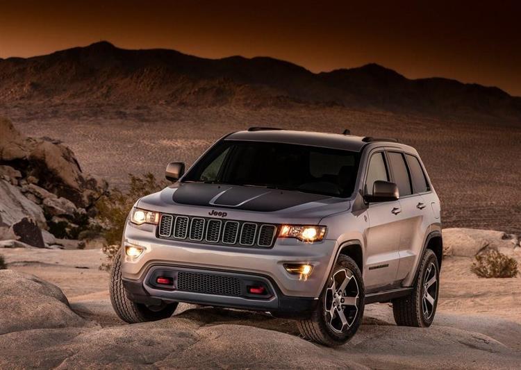 A l’instar du Grand Wagoneer et du Wrangler, le Jeep Cherokee devrait adopter la technologie hybride rechargeable