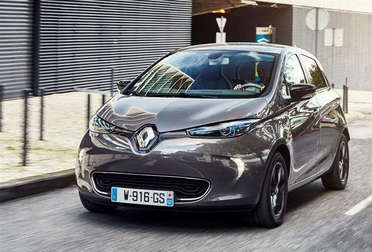Nouvelle batterie, nouvelle autonomie : avec ses 41 kWh d’énergie embarquée, Renault ZOE Z.E. 40 peut parcourir 300 km sur une seule charge