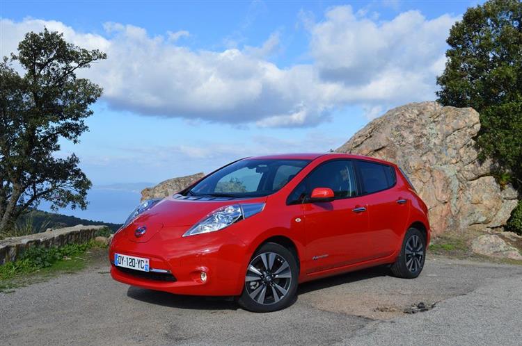 La Nissan LEAF est le premier modèle électrique du marché à avoir bénéficié d’une nouvelle batterie offrant une autonomie réelle de 180 km
