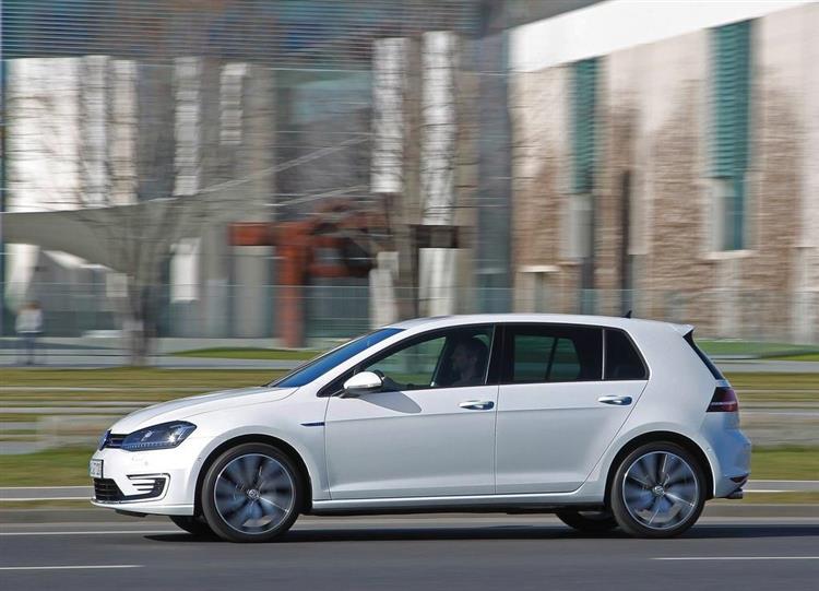 Voiture hybride rechargeable la plus vendue en France, la Volkswagen Golf GTE a fait l’objet de 1 060 immatriculations l’an passé