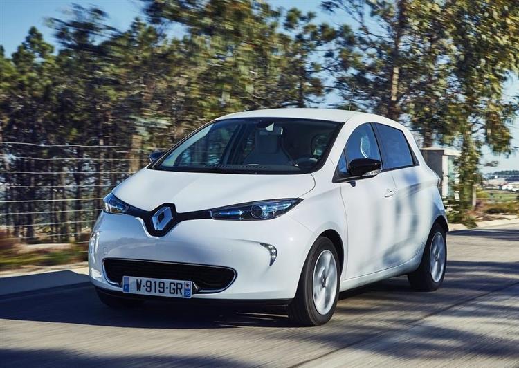 Avec sa nouvelle batterie d’une capacité de 41 kWh, la Renault ZOE Z.E. 40 offre jusqu’à 200 km d’autonomie réelle en conditions hivernales
