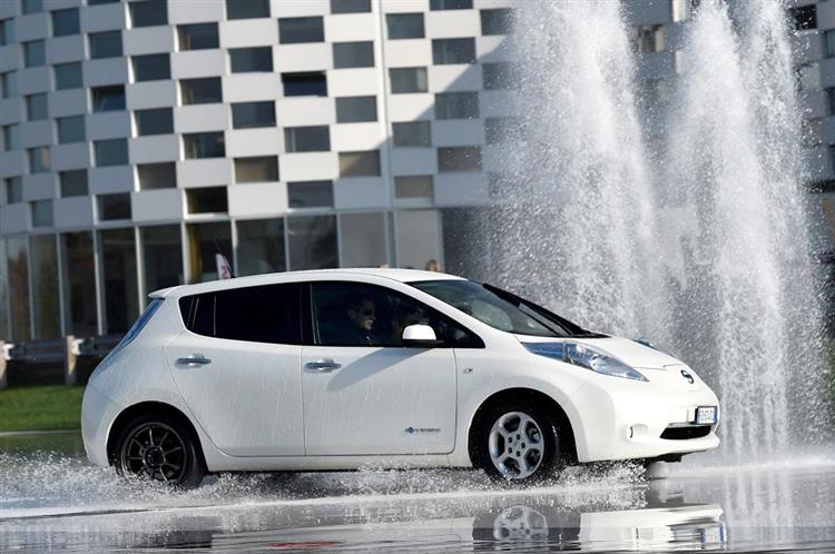 Voiture électrique la plus vendue sur la planète, la Nissan LEAF baisse de 1 400 euros ses tarifs sur les finitions Acenta et Visia