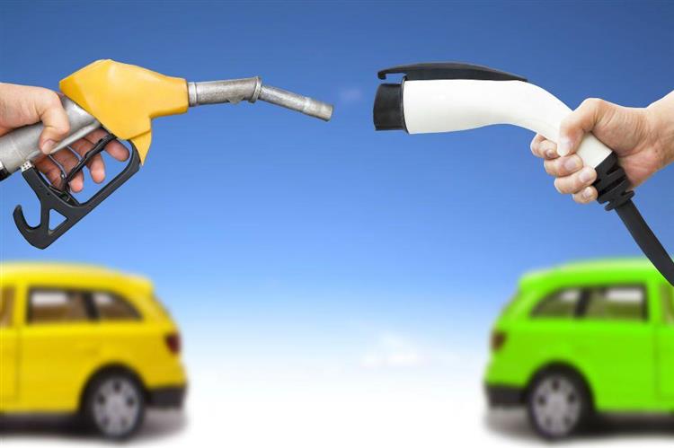 Dans une nouvelle vidéo, une ONG financée par l’empire pétrolier des frères Koch pointe les dangers que représentent la voiture électrique pour la planète