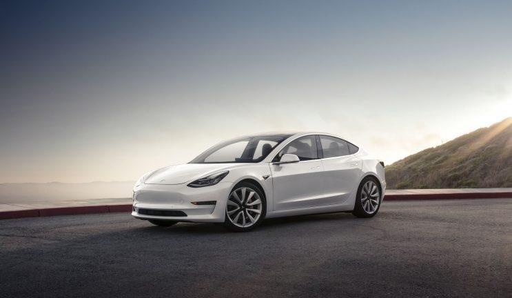 Pour financer la production de sa Model 3, Tesla souhaite lever jusqu’à 1,5 milliard de dollars sur le marché obligataire