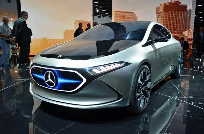 Préfigurant la future Classe A à motorisation électrique, le concept Mercedes EQA dévoilé à Francfort devrait être mis en production en 2020