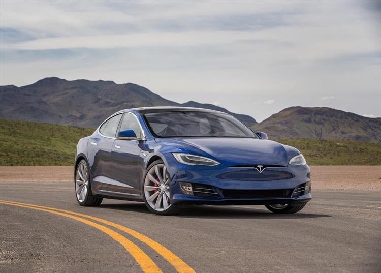 Outre-Manche, une Tesla Model S émet indirectement 41 g de CO2 en été et une BMW i3 l’équivalent de 27 g