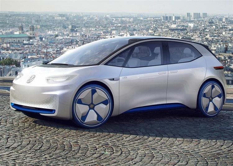 Lancée en 2020, la berline électrique Volkswagen I.D. sera dotée d’une autonomie de 300 à 450 km et sera commercialisée à un tarif équivalent à une Golf diesel