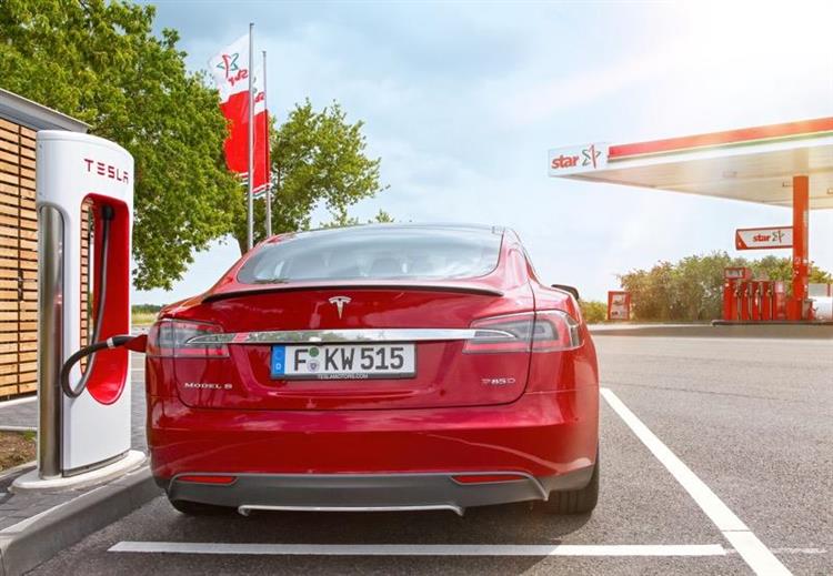 Outre-Rhin, l’administration vient de retirer la Tesla Model S de la liste des véhicules éligibles à l’aide de 4 000 euros