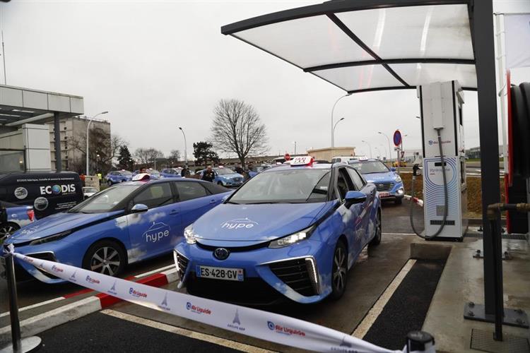 D’ici janvier, Toyota va livrer au service de taxis HYPE 10 nouveaux exemplaires de sa berline à hydrogène Mirai