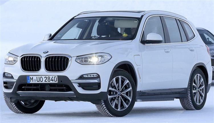 Commercialisée en 2020, la version électrique du BMW X3 vient d'être aperçu sur routes ouvertes dans le cercle polaire