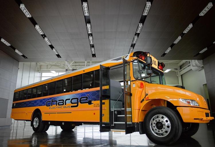 Offrant une autonomie de 190 km sur une seule charge, le bus électrique chargE entrera en production courant 2019