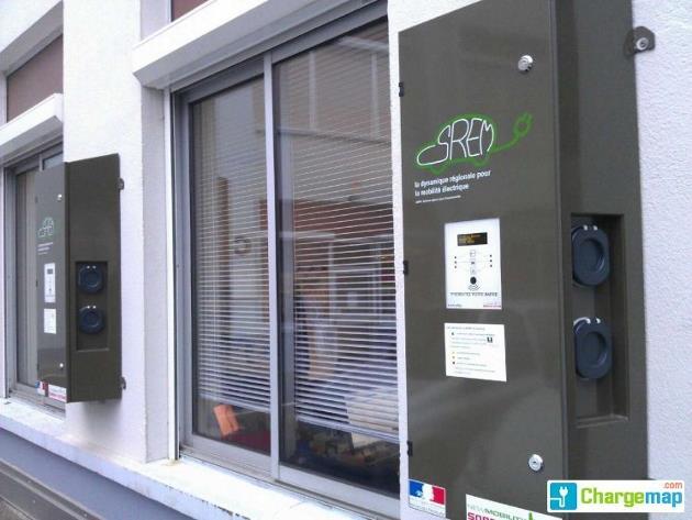 Deux bornes de recharge installées sur le parking de la Cité administrative Bruand à Besançon (25)