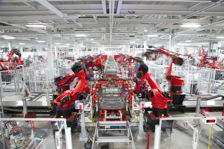 Pour la première fois de son histoire, le californien Tesla a atteint un rythme de production de 7 000 véhicules électriques par semaine