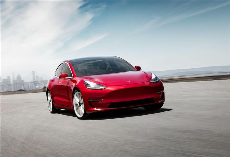De janvier à août 2018, Tesla a livré 56 000 clients de Model 3 aux États-Unis, soit cinq fois plus que les immatriculations de Chevrolet Bolt EV