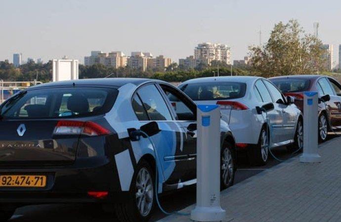 Essentiellement motivée par des considérations géostratégiques, la volonté de l’État d’Israël d’interdire l’importation de véhicules à combustion interne sera effective en 2030