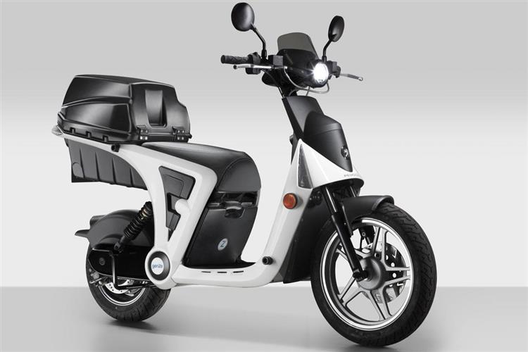 À Anvers, 25 exemplaires du scooter électrique Peugeot 2.0 sont disponibles via la solution d’autopartage Poppy