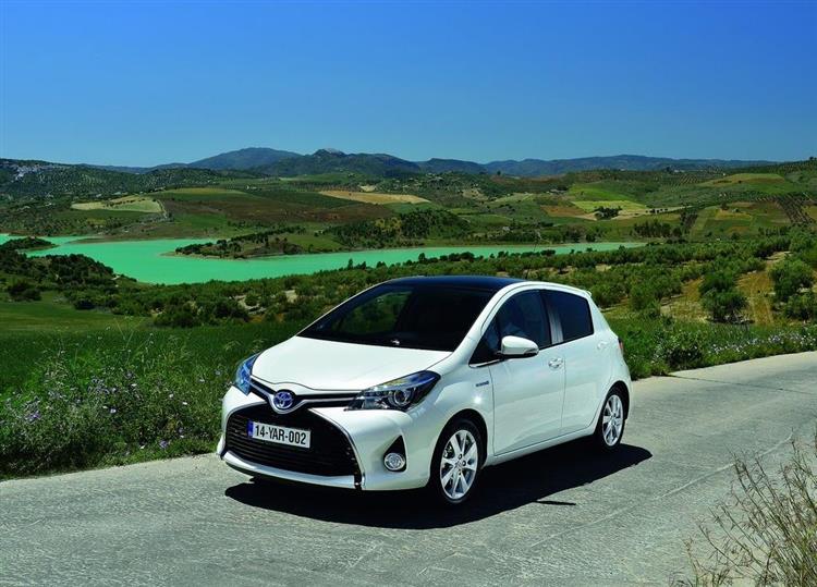 Commercialisée en France depuis l’automne 2012, la citadine hybride Toyota Yaris HSD est le véhicule hybride le plus vendu en 2012, en 2013 et probablement en 2014