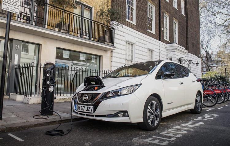 Au Royaume-Uni, les ventes de voitures électriques et hybrides ont représenté 10,2 % des nouvelles immatriculations du mois de novembre
