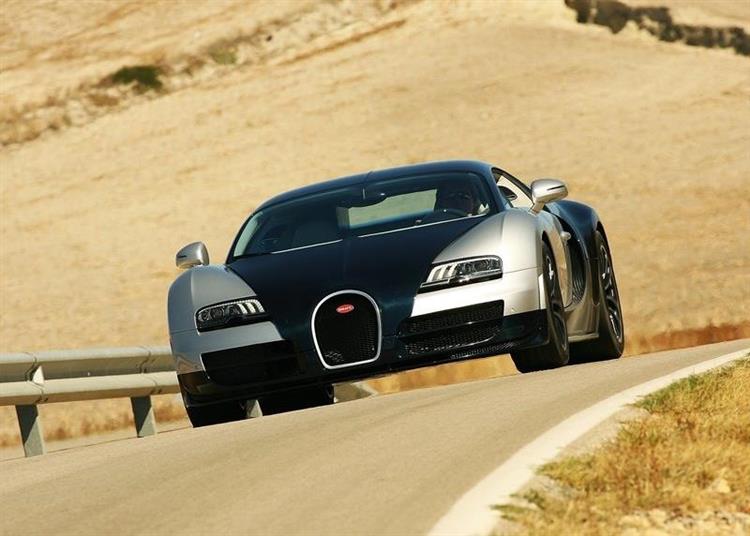 Présentation en 2015 et lancement en 2016 : la nouvelle génération de la Bugatti Veyron a pour objectif de (re)devenir la voiture la plus rapide au monde