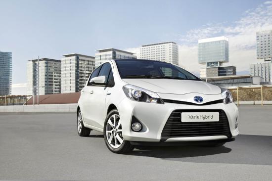 La Toyota Yaris HSD hybride commercialisée en septembre dernier a été la voiture hybride la plus vendue en 2012