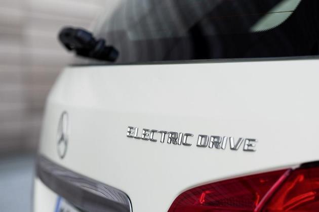 En 2014, les voitures électriques ont représenté 0,28 % des immatriculations en Allemagne, contre 0,59 % en France