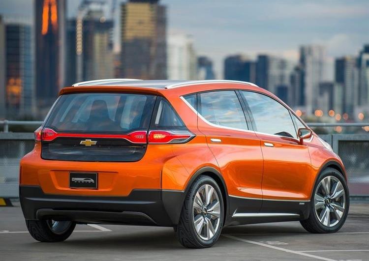 Première voiture électrique de Chevrolet, la Bolt sera accompagnée d’une version européenne badgée Opel