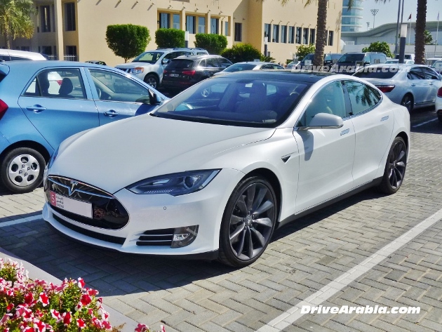 Tesla Model S à Dubai