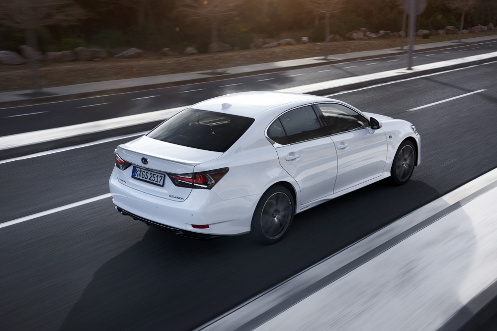 Lexus cesse la commercialisation de sa berline hybride GS