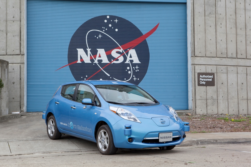 Nissan LEAF autonome avec NASA