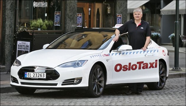 Taxi <a href='/actualites/tag/tesla-model-s'>Tesla Model S</a> Oslo