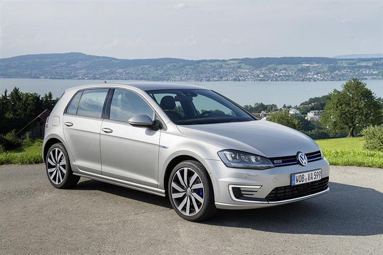 Avec 274 immatriculations en juin 2015, la Volkswagen Golf GTE est en tête des ventes de modèles hybrides rechargeables dans l’Hexagone