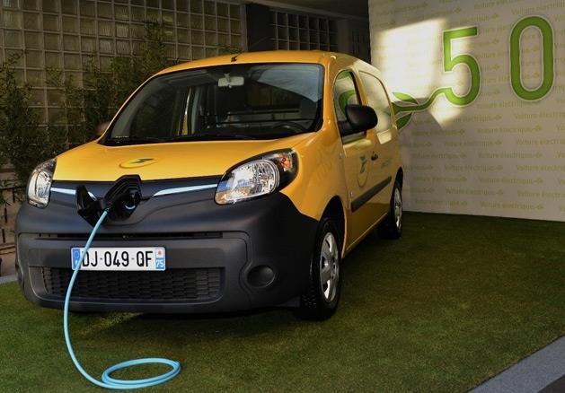 Le 5 000e Renault Kangoo Z.E. électrique livré en novembre 2014 au groupe La Poste