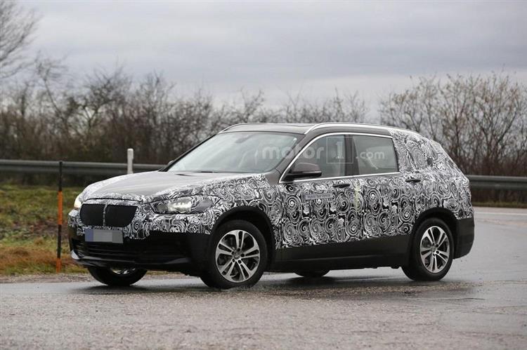 Testée en Bavière, cette BMW X1 hybride rechargeable à 7 places rejoindra d’abord les concessions chinoises (crédits : WorldCarFans)