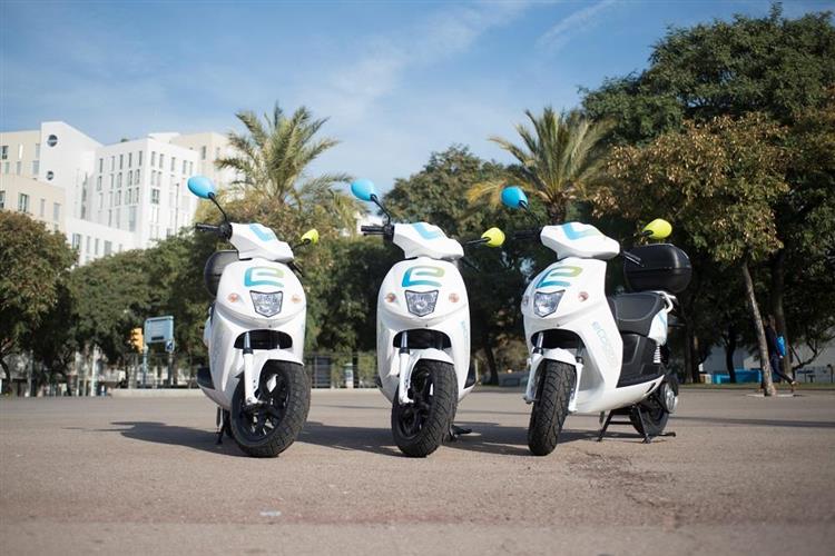 A terme, 250 scooters électriques de la marque Govecs seront disponibles en libre-service sur l’ensemble de la capitale catalane