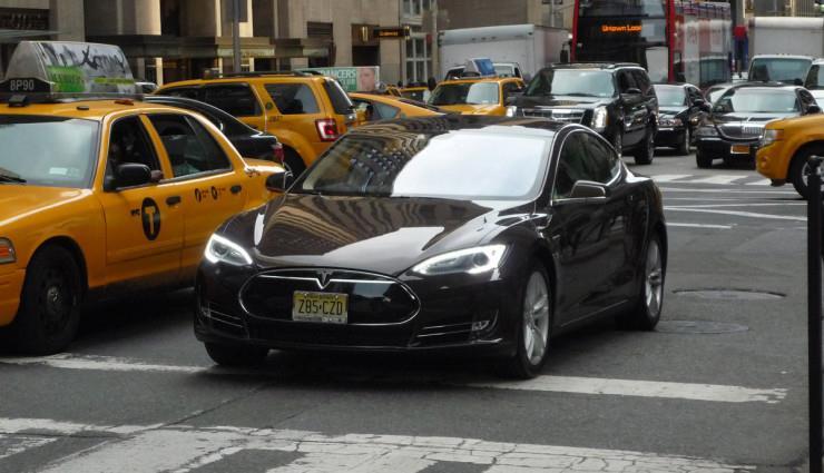 La ville de New York compte deux showrooms Tesla Motors et quelque 1 500 clients de la marque californienne
