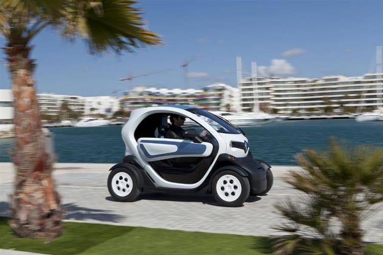 Pour permettre aux personnes en insertion ne disposant pas du permis du conduire de bénéficier de l’offre, des Renault Twizy 45 seront mis à leur disposition